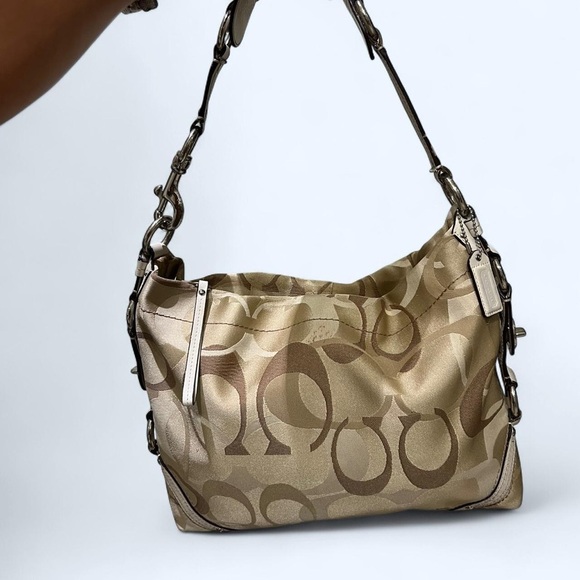 Coach - Picture 6 of 16